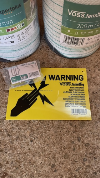 3x electric fence tape 200 m, 40 mm, 1x0.20 copper + 6x0.20 stainless steel + 5x connectors + warning sign